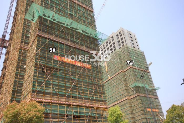 宋都东郡国际三期5、7号楼施工进度实景图 2015.4摄