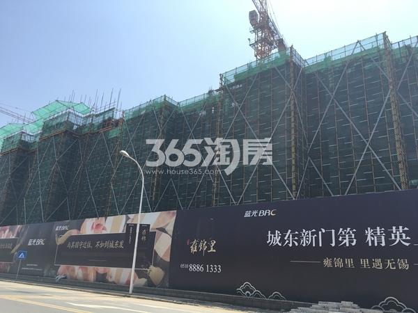 蓝光雍锦里高层工程进度实景图（2017.4 摄）