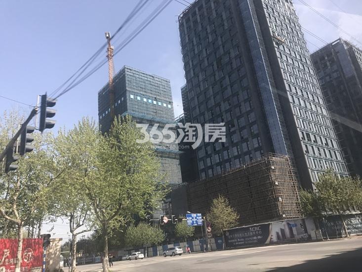 南京证大大拇指广场项目实景图（05.12）