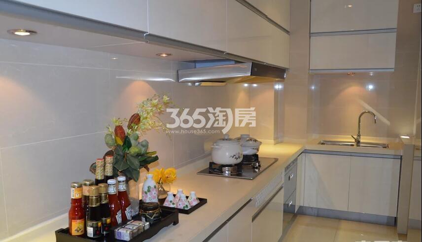 富华博派时代54平米样板间厨房（拍摄于2017.7）